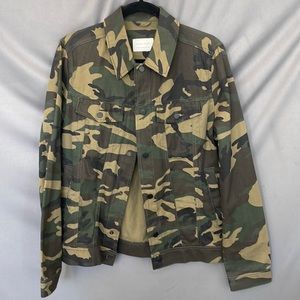 ☄️ZARA MAN camo button-down jacket‼️Excellent condition! Looks brand new!!🔥